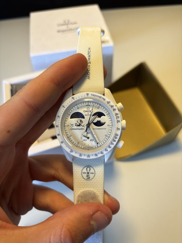 Swatch omega moonswatch snoopy - swatch,