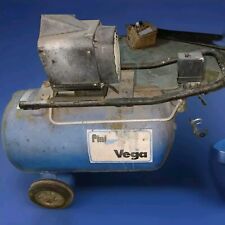 Compressore Aria Fini Datato Funzionante Da Ripristinare Vernice E Pressostato. 