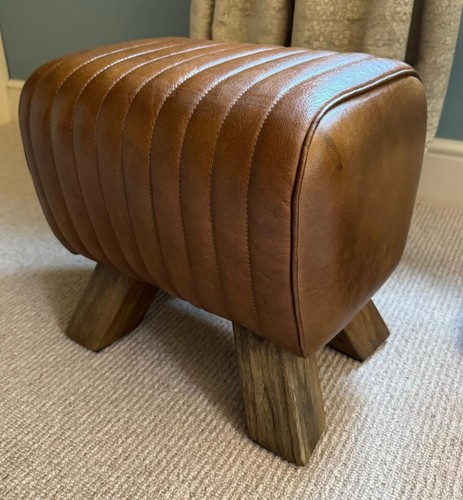 Sgabello poggiapiedi pelle - in,