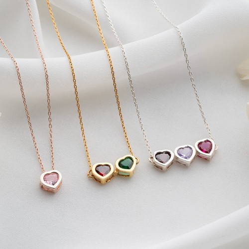Collana con ciondolo zirconi