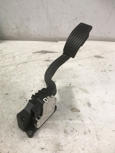Pedale acceleratore con - pedale,