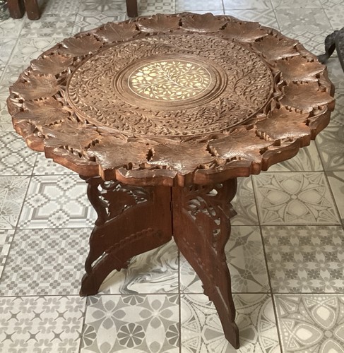 Tavolino pieghevole birmano