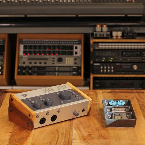 Universal audio volt 476 in - audio,