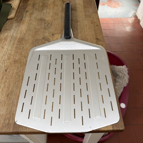 Ooni sbuccia pizza traforata - sbuccia,
