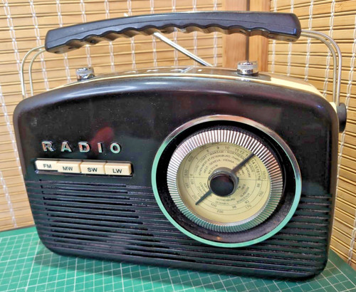 Akai a60010 radio - akai,