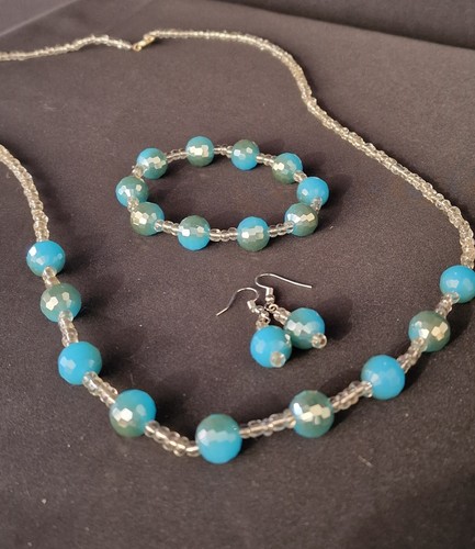 Collana bracciale orecchini - collana,