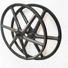 Una coppia ruote carbonio bici