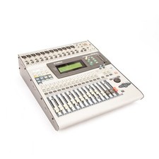 Yamaha 01V Console di Mixaggio