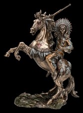 Capo Sioux a cavallo che sale