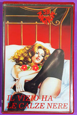 IL VIZIO HA LE CALZE NERE (