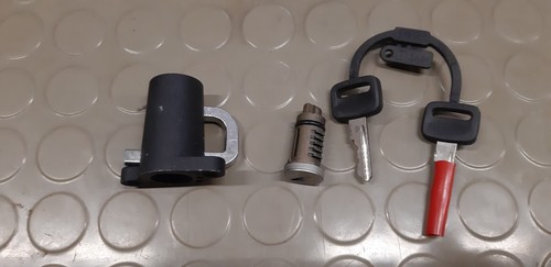 Moto guzzi nevada - moto, lock