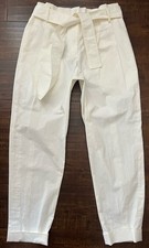 Pantalone nuovo con etichette