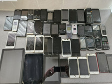 46 vecchi telefoni cellulari e