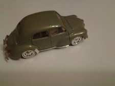 SPLENDIDO MODELLINO SCALA 1/43 DELLA RENAULT 4 CV DELLA SOLIDO