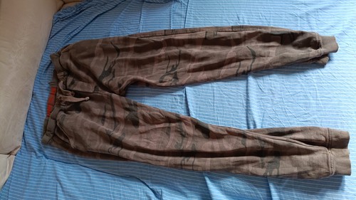 Pantaloni tuta mimetici
