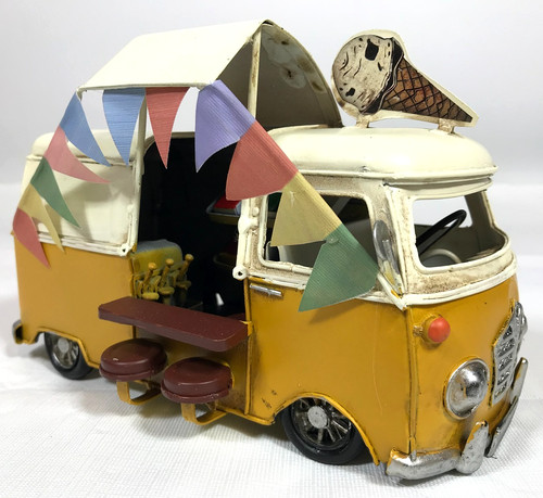 Camion gelato retrò nuovo con