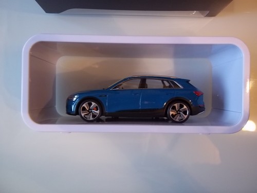 Audi tron quattro - quattro, *