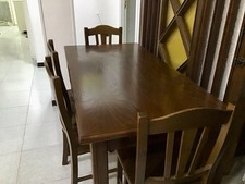 tavolo in legno massello