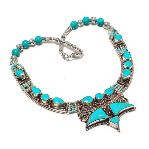 Collana con pietre preziose