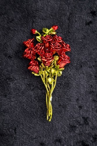 Spilla bouquet rosa rossa