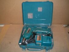 Makita 6012HD Set trapano 3/8" con custodia in metallo