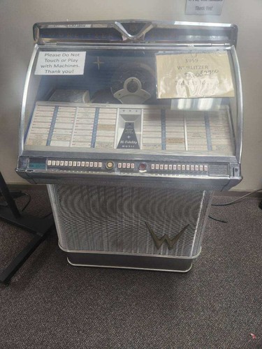 Jukeboxes for sale many - for,