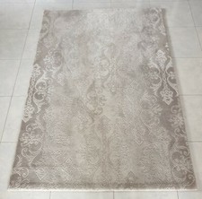 Tappeto stile moderno 120 X 180 grigio/beige con particolari in oro.