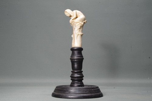 Scultura base legno - su,