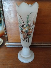 Antico vaso in vetro opalino
