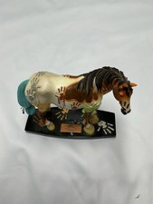 statuina cavallo di colore