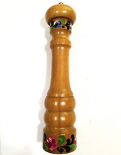 Macinapepe Tirolese in legno dipinto a mano, altezza cm. 26, idea regalo.