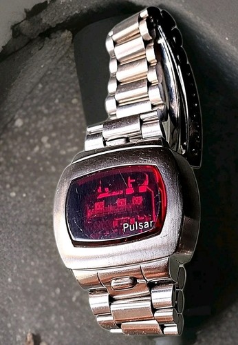 Vintage 1970 quartz - pulsar, p4