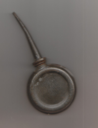 Vecchio oliatore antico - vecchio,