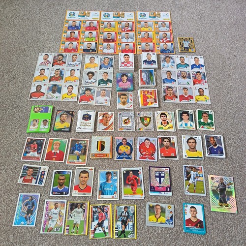 Lotto 524 figurine calciatori