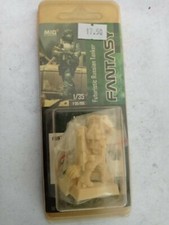 1:35 MIG FANTASY SERIES FUTURISTIC RUSSIAN TANKER RESIN  FIGURE