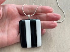 Collana con ciondolo in