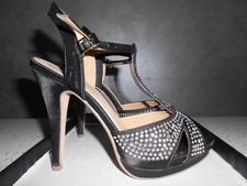 Scarpe eleganti con tacco