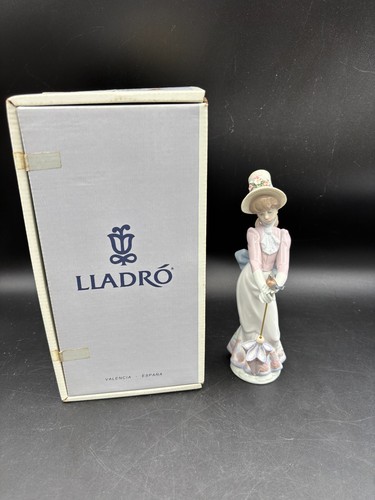 Lladro porcelain figurine - lladro,