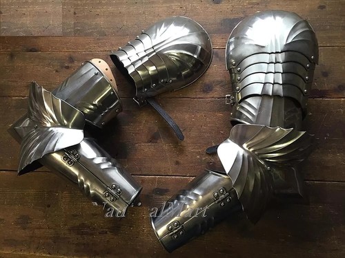 Braccio acciaio medievale