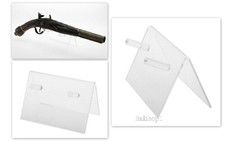 UN SUPPORTO IN VETRO ACRILICO