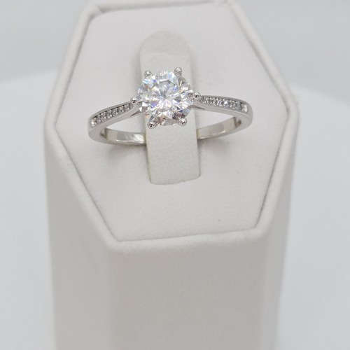 Anello solitario originale