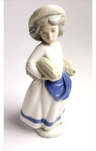 Porcelain woman figurine - porcelain, by