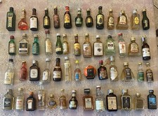 Lotto di 156 mini bottiglie liquori mignon, da collezione