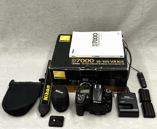 Nikon d7000 dslr bundle - nikon,
