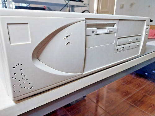 Vintage desktop pentium - vintage,