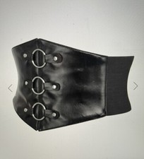 Cintura ispirata a corsetto in