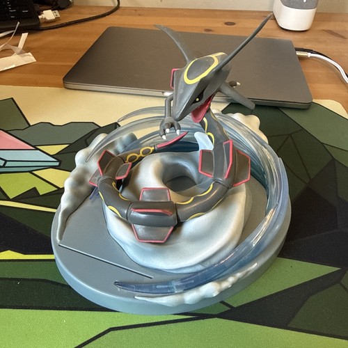 Shiny rayquaza figure - rayquaza,
