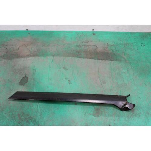 Modanatura lat parabrezza dx - lat.,