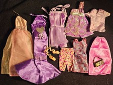 Lotto 10 pezzi di vestiti e accessori Barbie o come Barbie *eBay Best*