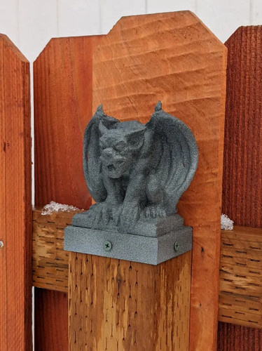 Gargoyle recinzione post - recinzione,